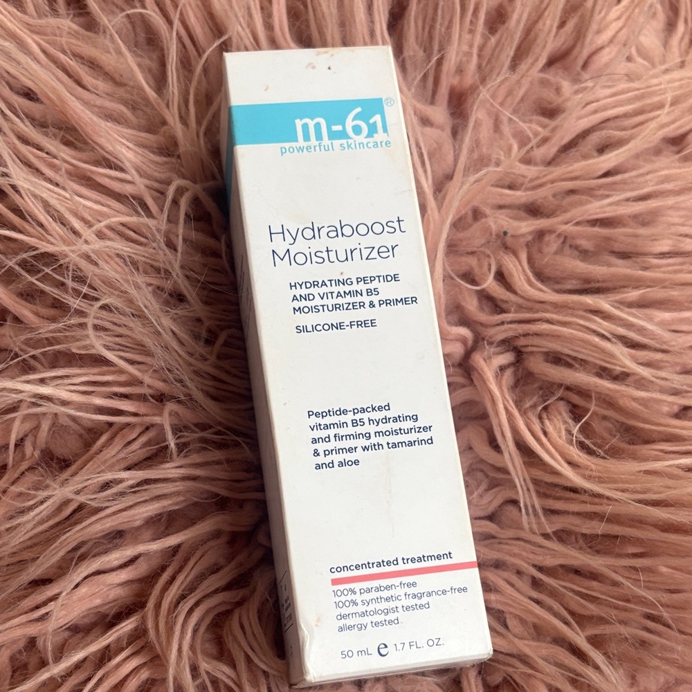M-61 Hydraboost Moisturizer - White and Blue